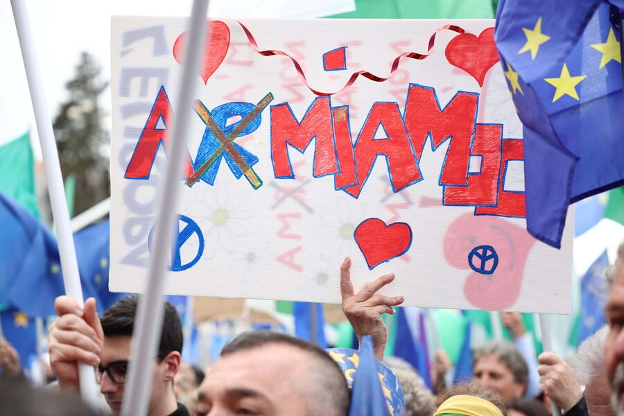 Un momento della manifestazione ''Una piazza per l'Europa'' a Piazza del Popolo, Roma, 15 Marzo 2025. ANSA/ MASSIMO PERCOSSI (ANSA)