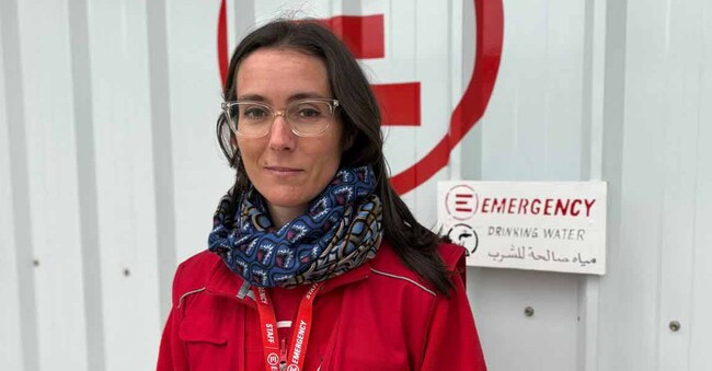 Eleonora Bruni, che lavora come ostetrica nella clinica di Emergency a Khan Yunis