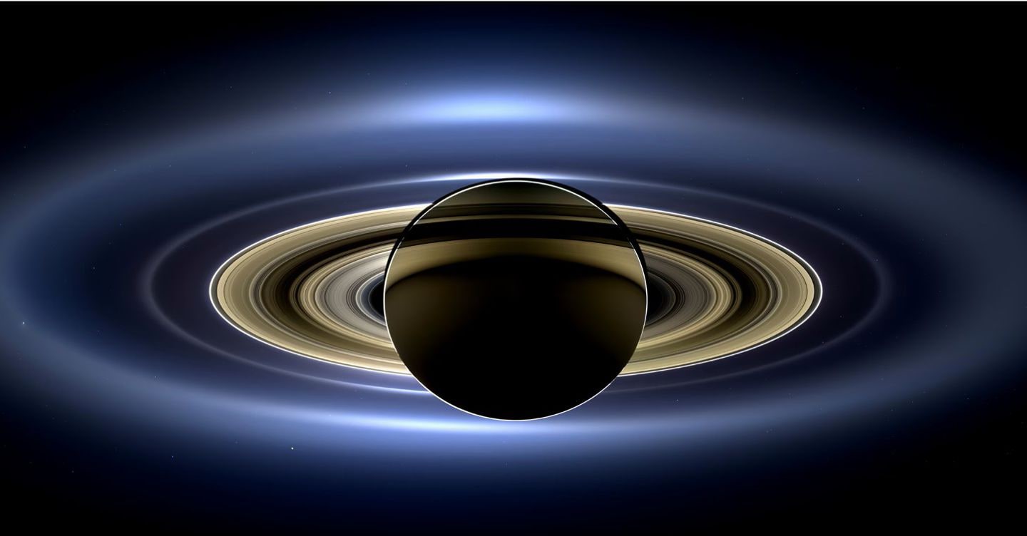 Saturno “perde” i suoi anelli e conquista 128 satelliti: è la natura caotica del sistema solare