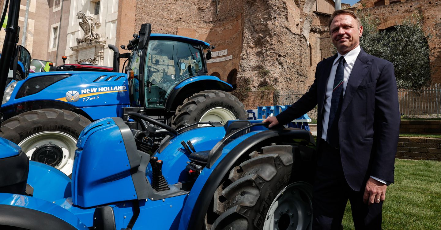 Al via “Agricoltura è”, i trattori contestano il ministro Lollobrigida