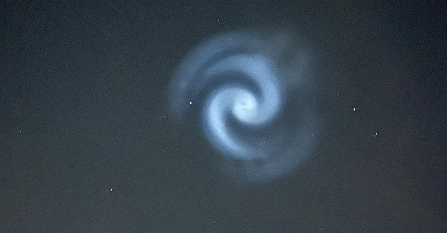 Il mistero della spirale azzurra: SpaceX coinvolta nel fenomeno celeste in Italia e nel Nord Europa