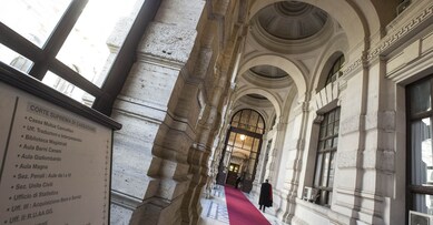 I CORRIDOI DEL PALAZZACCIO, PALAZZO DI GIUSTIZIA, SEDE DELLA CORTE SUPREMA DI CASSAZIONE.