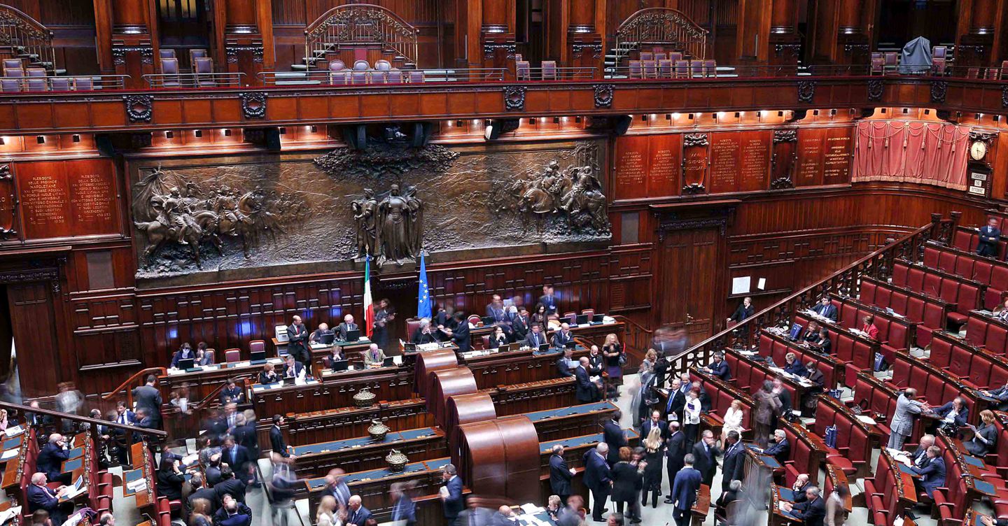 Decreto bollette: saltano rinvio polizze, modifica bonus elettrodomestici e salvaguardia auto aziendali