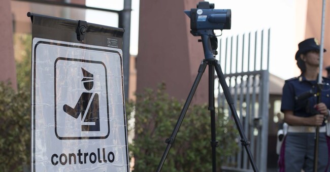 POLIZIA STRADALE AUTOVELOX TOP CRASH, RILEVAMENTI INCIDENTI CONTROLLO VELOCITA' AGENTI POLIZIOTTI POLIZIOTTO FORZE DELL'ORDINE SICUREZZA GUIDA