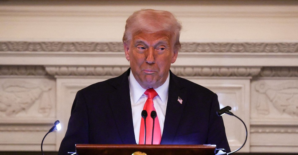 トランプ、カーリーとの非常に生産的な電話。そして彼は最高裁判所に追放を再活性化するように頼みます