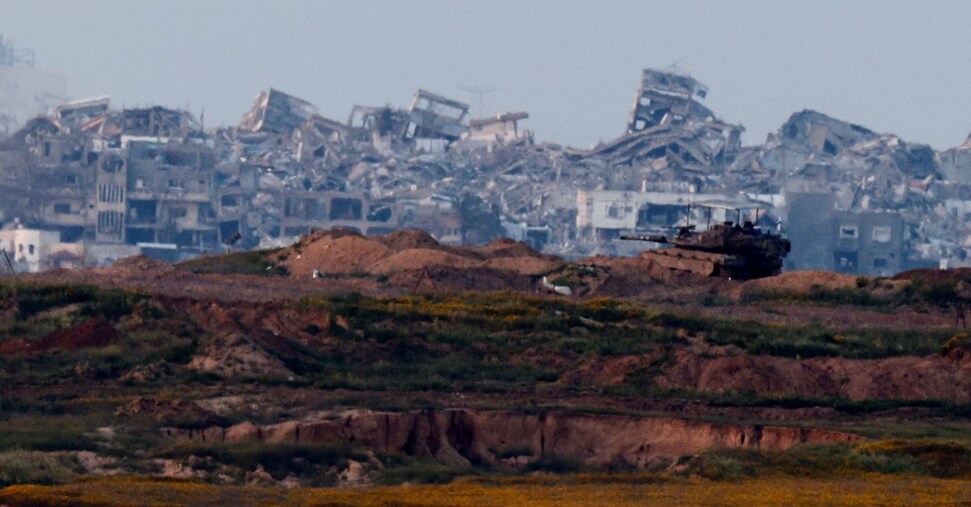 ハマス、ガザ：5人の人質の解放後の50日間のメディエーターの提案を受け入れます。しかし、イスラエルは新しい土地の攻撃を開始します
