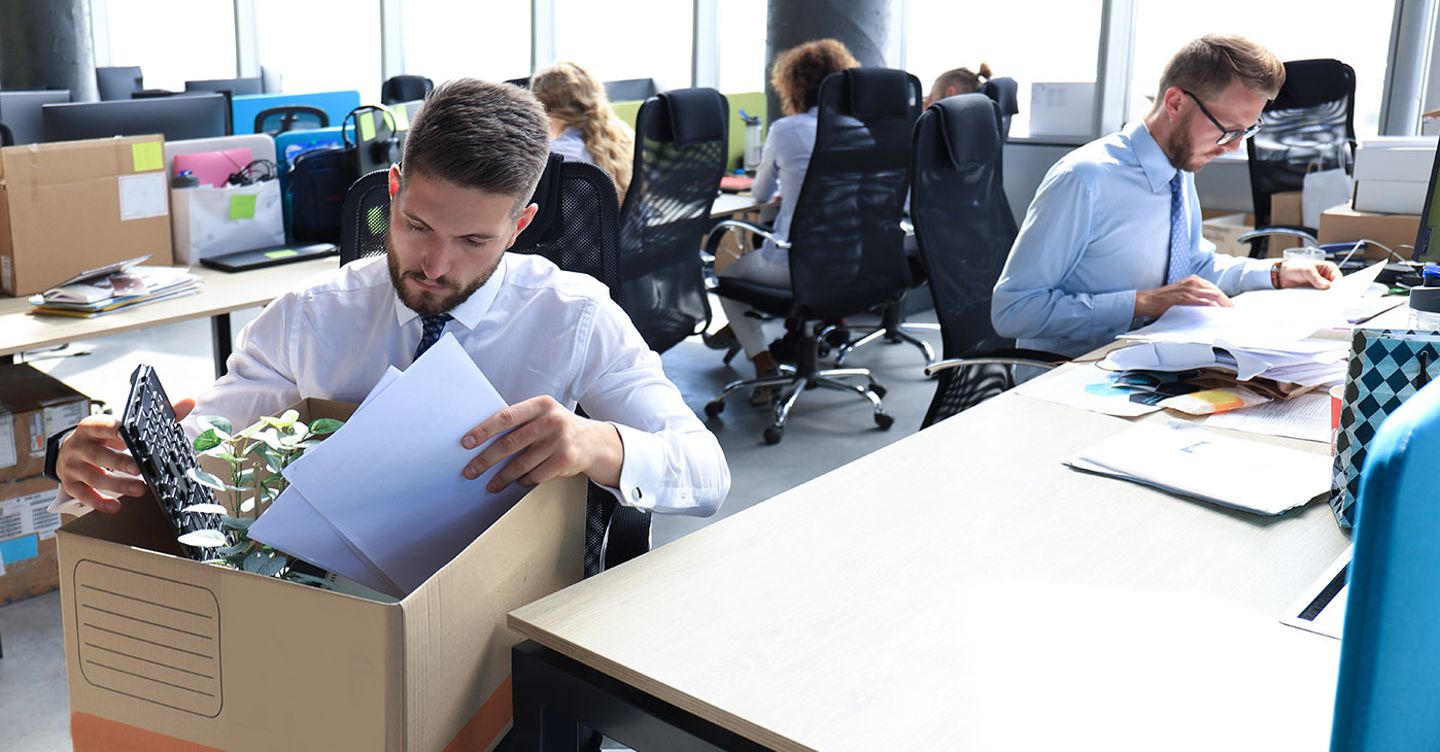 Abrogare le norme che hanno liberalizzato i contratti a termine