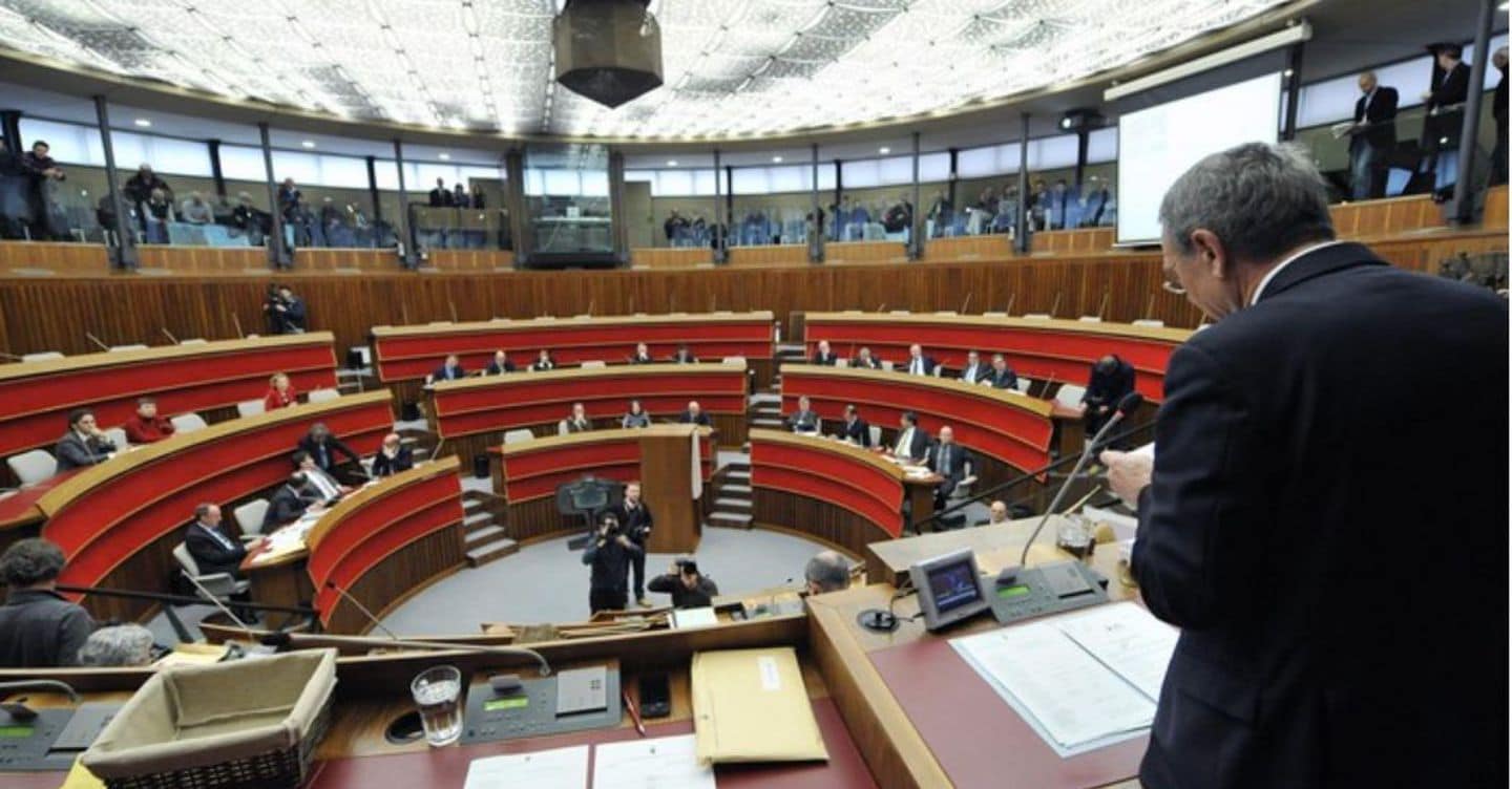 Trento, passa il Ddl per il terzo mandato di Fugatti: si spacca Fdi