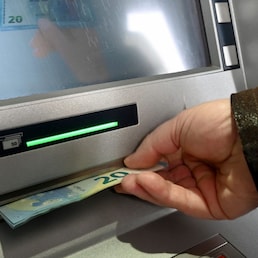 EURO DENARO CONTANTE CONTANTI PRELIEVO ATM BANCOMAT BANCONOTE SOLDI 20 VENTI