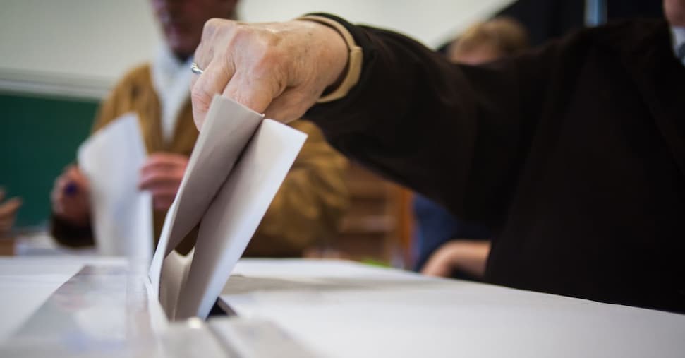 Referendum dell’8 e 9 giugno, possibile il voto da fuorisede. Ecco come fare domanda Referendum dell’8 e 9 giugno, possibile il voto da fuorisede. Ecco come fare domanda