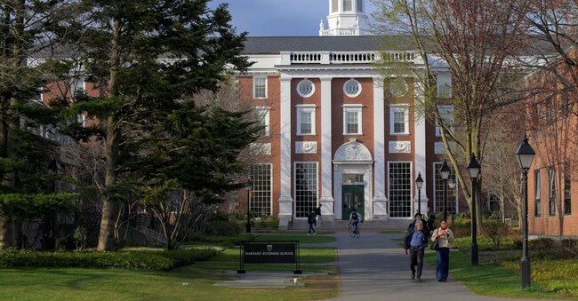  Harvard University (Reuters)