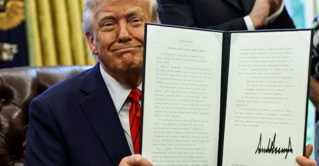 Donald Trump il 17 aprile 2025. Reuters/Evelyn Hockstein/File Photo