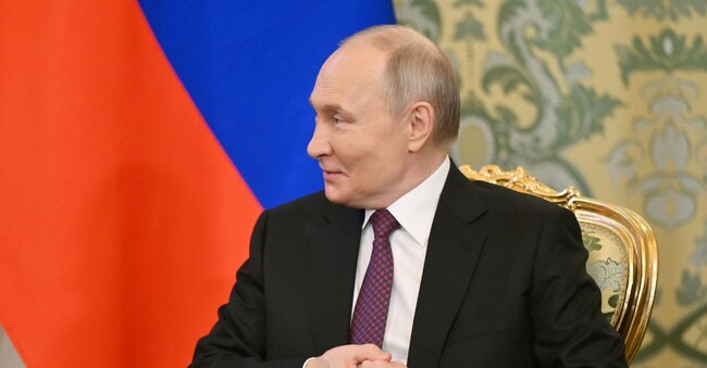  Il Presidente russo Vladimir Putin assiste a un incontro con il Sultano dell’Oman Haitham bin Tariq Al-Said al Cremlino a Mosca, Russia, il 22 aprile 2025.  EPA/KRISTINA KORMILITSYNA/SPUTNIK/KREMLINO / POOL 