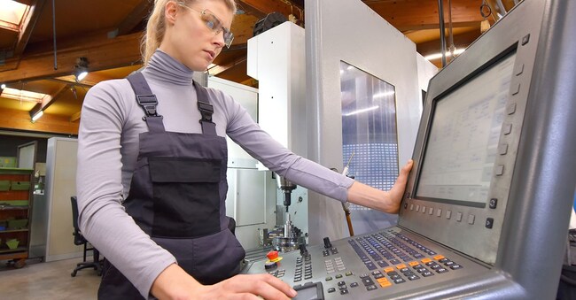 Il paletto fissato dall’Ue. Stesso stipendio tra uomini e donne a parità di lavoro. (Adobe Stock)