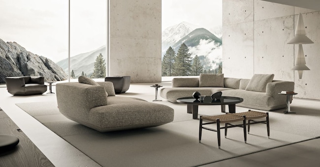 Divano Loungescape, design Antonio Citterio, novità di FLEXFORM presentata a questo Salone del Mobile (prezzo su richiesta). Si distingue per la struttura monoscocca e la base inclinata, che conferisce leggerezza. Gli imbottiti sono realizzati con piuma d’oca certificata Oro da Assopiuma, garanzia di rispetto dell’ambiente, dei processi e degli animali. La piuma Oro è biodegradabile: alla fine del suo ciclo di vita diventa concime azotato per la coltivazione del terreno.