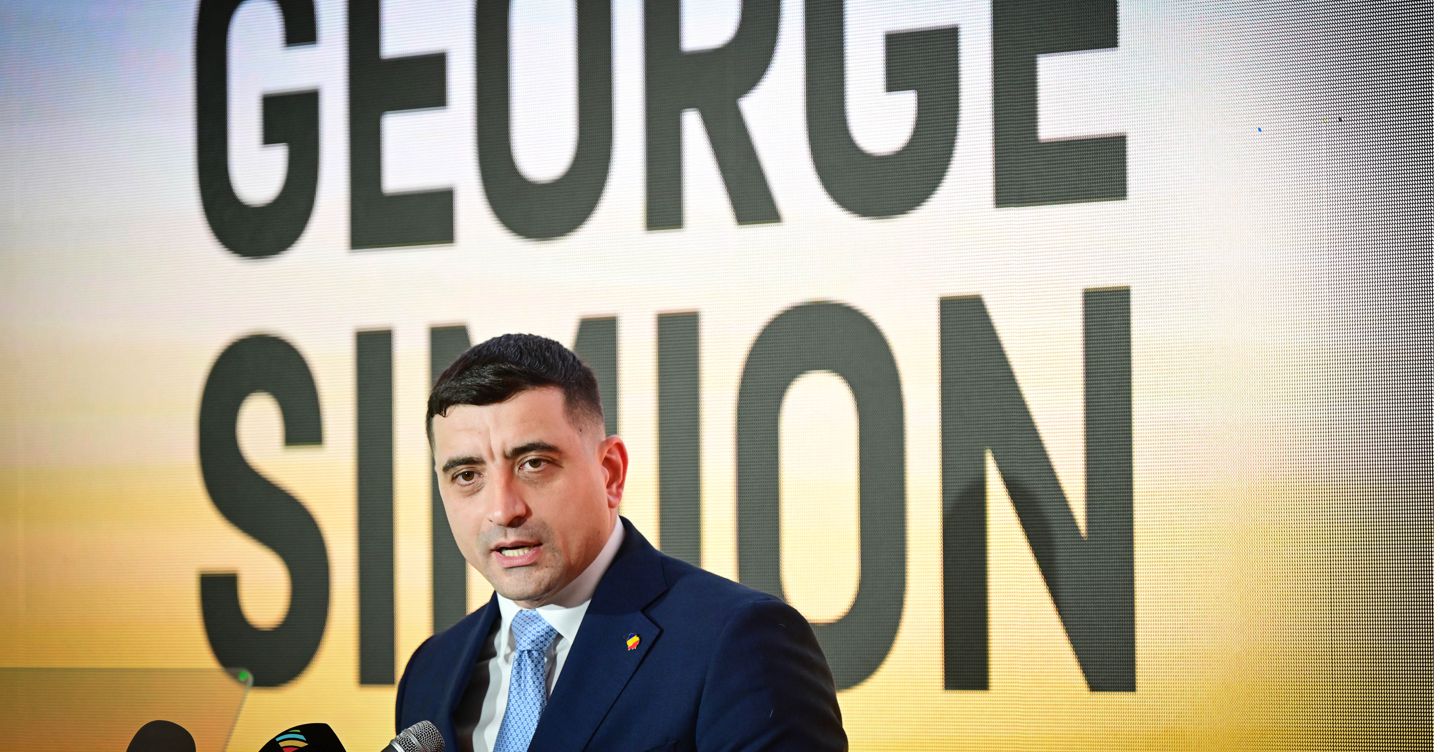 https://i2.res.24o.it/images2010/S24/Documenti/2025/05/05/Immagini/Ritagli/AFP__20250428__43GK3NQ__v1__HighRes__FilesRomaniaPoliticsVotePresident-0149-U75250511515hRl-1440x752@IlSole24Ore-Web.jpg