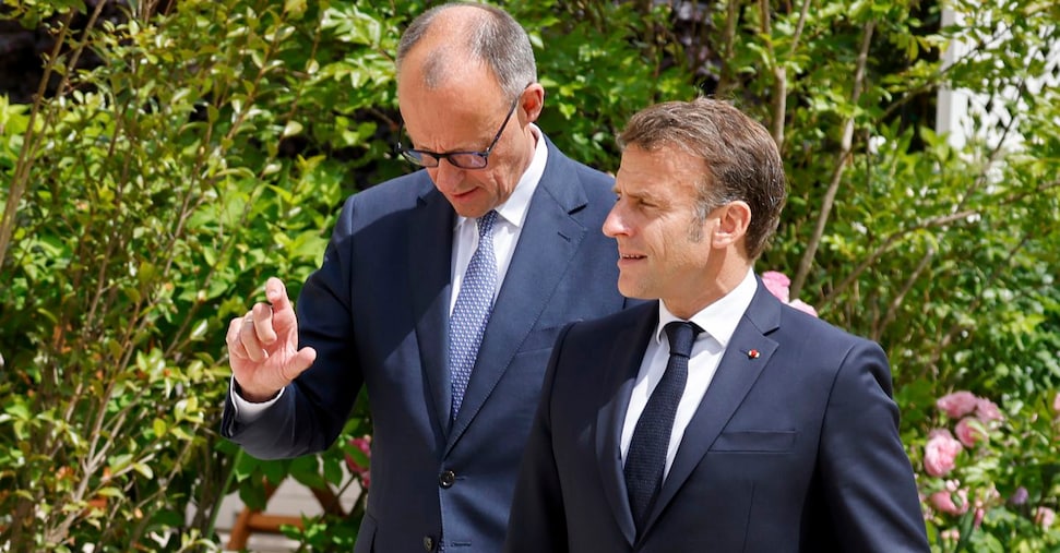 Merz a Macron: «Ombrello nucleare comune con Francia e Regno Unito»