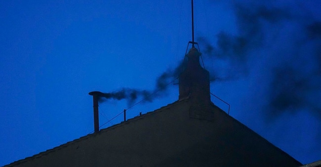 Black smoke billows from the chimney of the Sistine Chapel, where 133 cardinals are gathering on the first day of the conclave, indicating that a successor of late Pope Francis was not elected, Wednesday, May 7, 2025. (AP Photo/Gregorio Borgia)

Associated Press/LaPresse