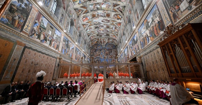 Conclave, cardinali al secondo giorno di voto per il nuovo Papa