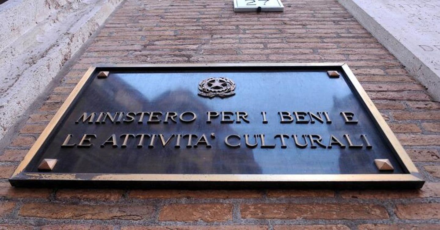 https://i2.res.24o.it/images2010/S24/Documenti/2025/05/09/Immagini/Ritagli/ministero-beni-culturali-sede-imagoeconomica-k54E--835x437@IlSole24Ore-Web-U54646320753mXm-1440x752@IlSole24Ore-Web.jpg