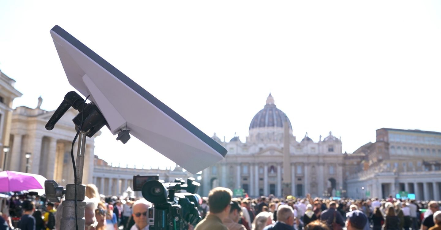 L’elezione di Papa Leone XIV va in onda grazie alle antenne satellitari di Starlink