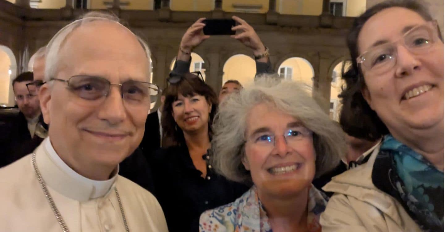 Leone XIV, stamattina la prima messa nella Cappella Sistina. La visita a sorpresa nel palazzo in cui viveva