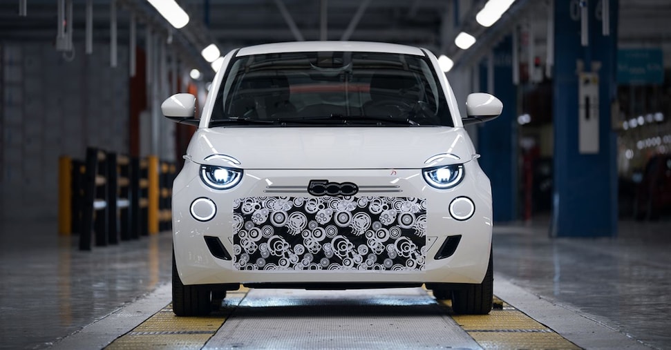 Fiat 500, in produzione a Mirafiori la nuova mild hybrid derivata dalla elettrica