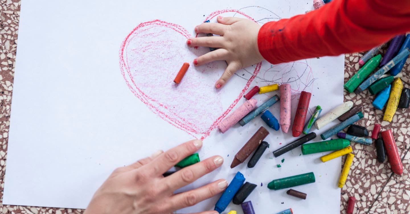 https://i2.res.24o.it/images2010/S24/Documenti/2025/05/12/Immagini/Ritagli/Francesco%20Alesi%20per%20Save%20the%20Children-U32285066561bdf-1440x752@IlSole24Ore-Web.jpg