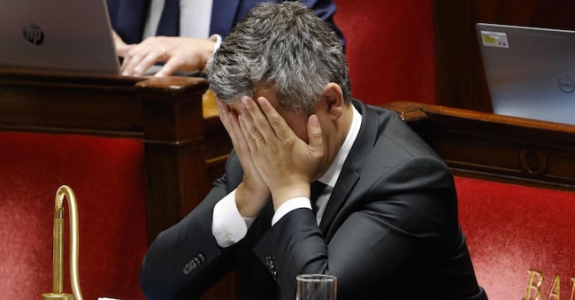 Il ministro francese della Giustizia Gerald Darmanin durante il dibattito parlamentare sulla legge contro il narcotraffico il 29 aprile 2025. (Foto di Ludovic MARIN / AFP)