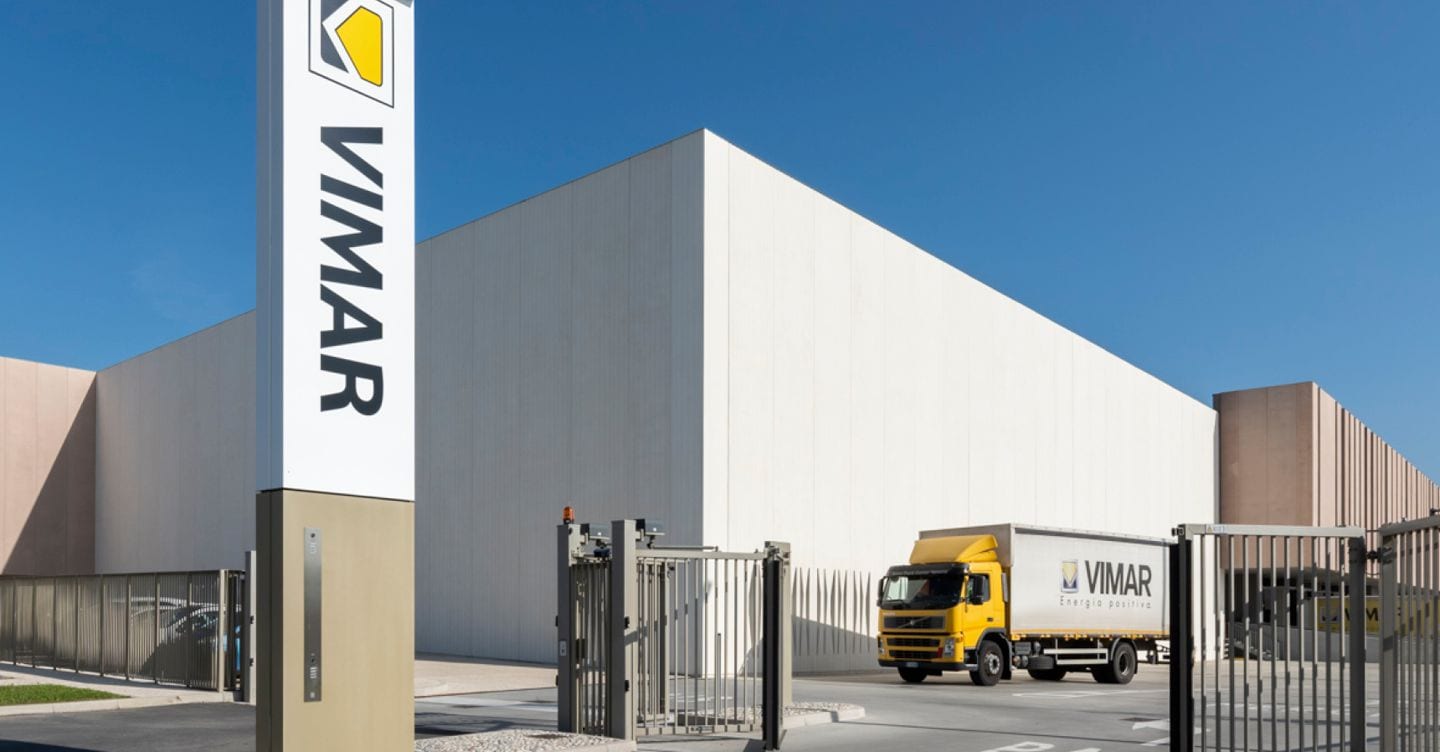https://i2.res.24o.it/images2010/S24/Documenti/2025/05/15/Immagini/Ritagli/3_Vimar_Corporate_80esimo-U86038277320ZMU-1440x752@IlSole24Ore-Web.jpg