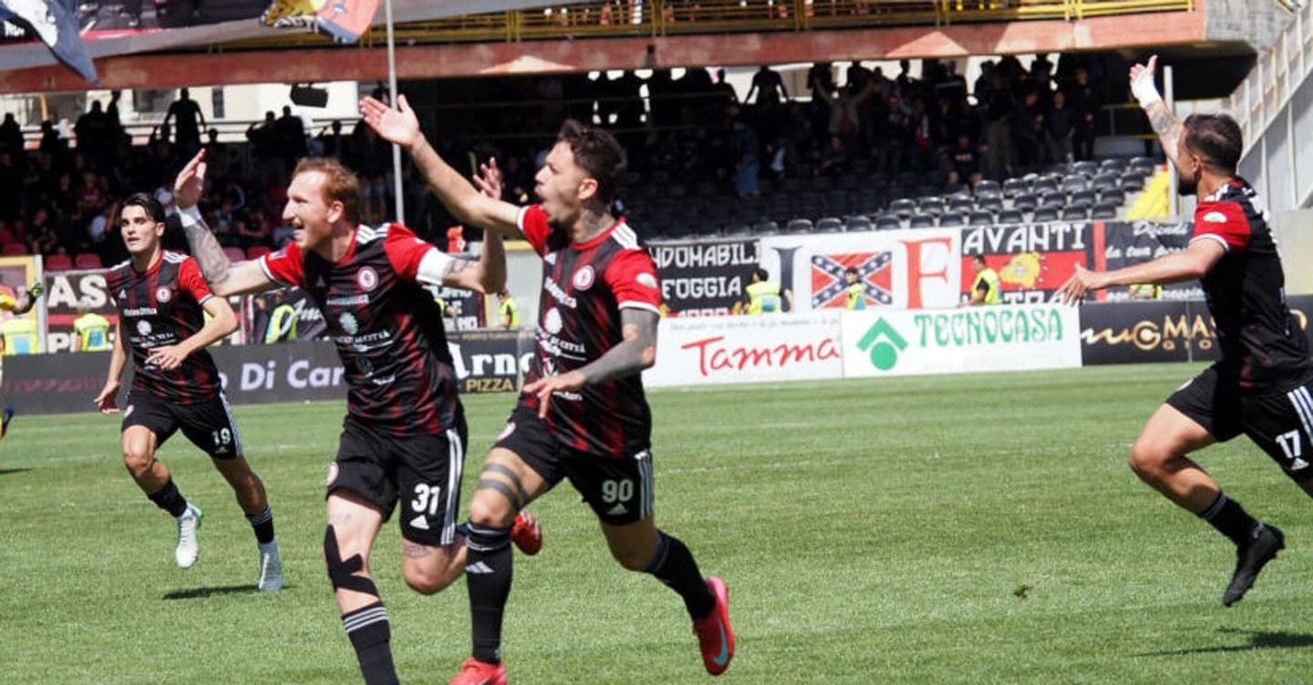 https://i2.res.24o.it/images2010/S24/Documenti/2025/05/20/Immagini/Ritagli/calcio-foggia-U53520711460NAp-1440x752@IlSole24Ore-Web.jpg