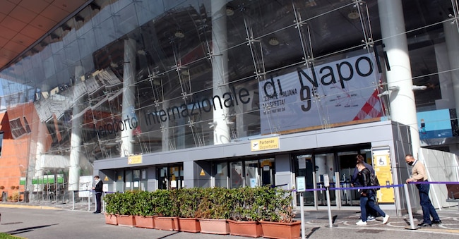Esterni aeroporto internazionale di Capodichino a Napoli