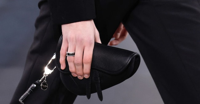 epa11850003 A model presents a creation by British designer Kim Jones for Dior fashion house of the Fall/Winter 2025-2026 collection at the Paris Fashion Week, in Paris, France, 24 January 2025. The men's collections are presented from 21 to 26 January 2025.  EPA/MOHAMMED BADRA