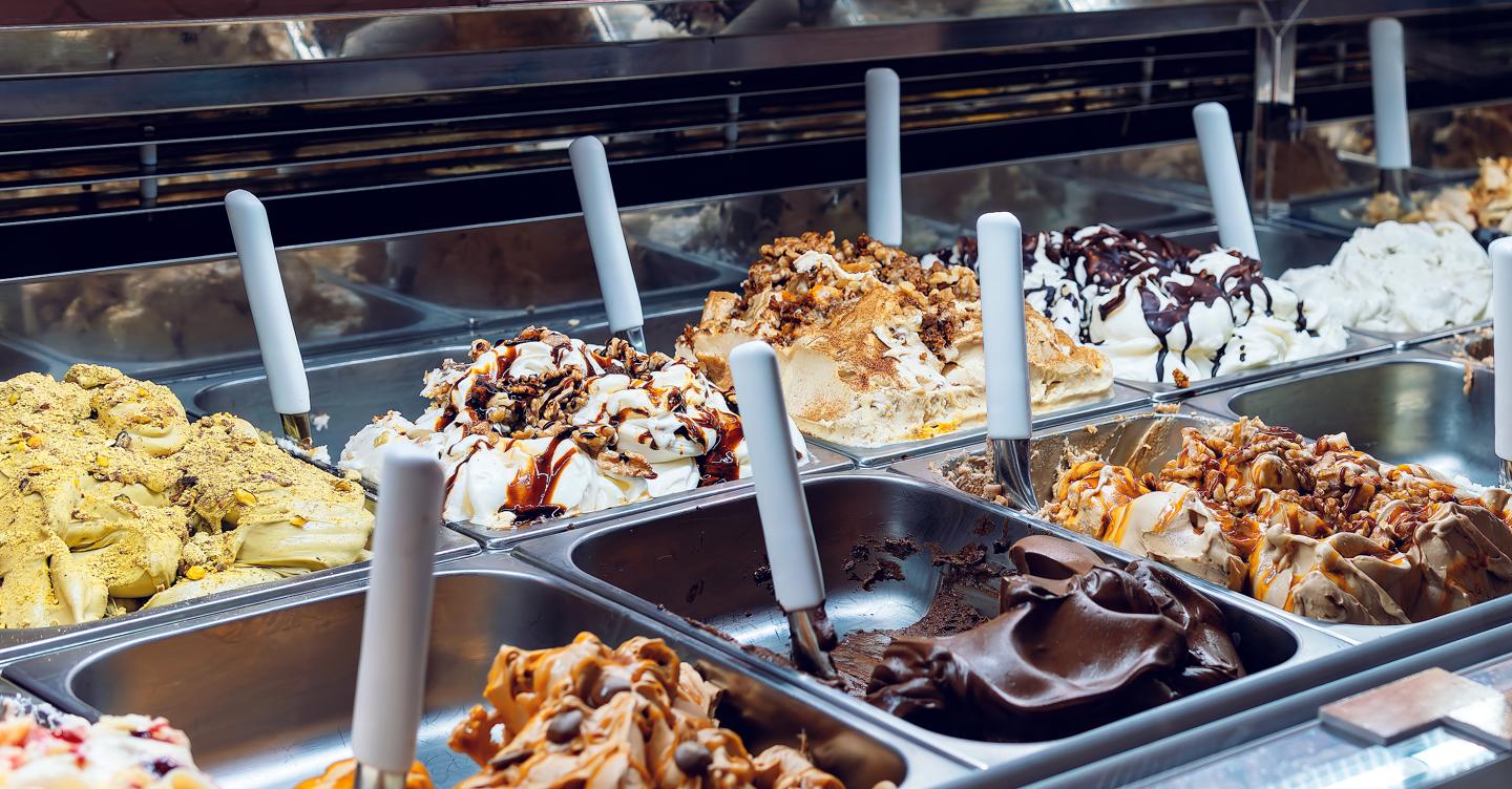 https://i2.res.24o.it/images2010/S24/Documenti/2025/05/22/Immagini/Ritagli/gelateria-kGbC-U77658680481nJW-1440x752@IlSole24Ore-Web.jpeg