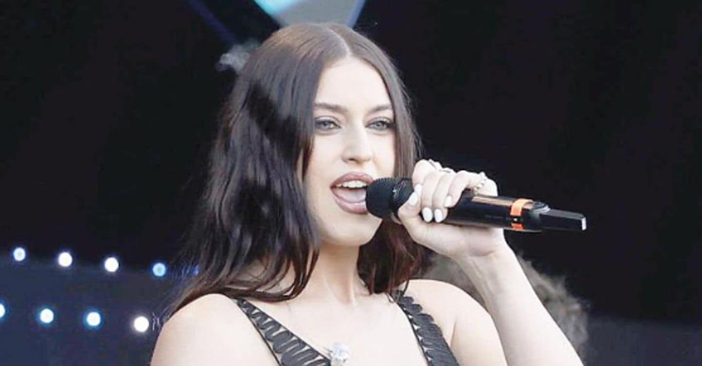 Gaia incanta il pubblico fra musica e parole con «La Rosa dei venti»