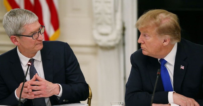 Tim Cook e Donald J. Trump. REUTERS/Leah Millis/File Photo