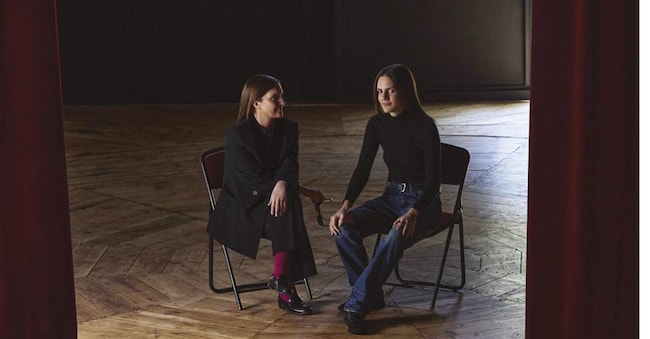 Maria Grazia Chiuri con la figlia Rachele, già sua collaboratrice in Dior e  ora coinvolta nel progetto del teatro della Cometa di Roma insieme al fratello