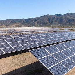 AQUILA CLEAN ENERGY PANNELLO SOLARE FOTOVOLTAICO PANNELLI SOLARI FOTOVOLTAICI ENERGIA PULITA FOTOVOLTAICA ALTERNATIVA SOSTENIBILE ENERGIA RINNOVABILE ENERGIE RINNOVABILI