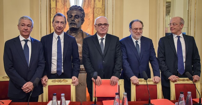 Frederic Olivieri, Giuseppe Sala, Fortunato Ortombina, Riccardo Chailly e Fabrizio Zappi alla conferenza stampa di presentazione della stagione 2025-2026 del Teatro alla Scala, Milano 26 Maggio 2025
ANSA/MATTEO CORNER