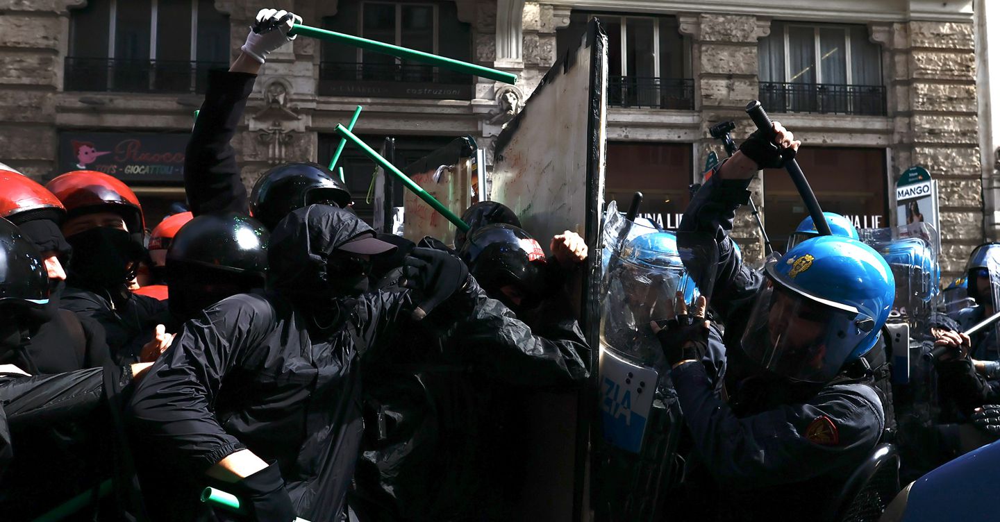 Dl sicurezza, scontro tra manifestanti e polizia a Roma
