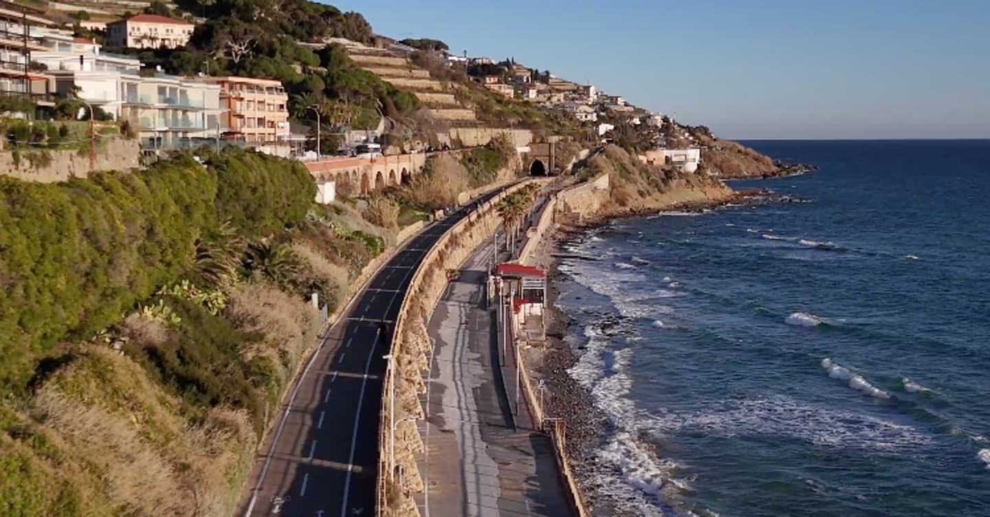 https://i2.res.24o.it/images2010/S24/Documenti/2025/05/30/Immagini/Ritagli/OscarItalianoCicloturismo2025_PrimoPosto_CyclingRiviera_LIGURIA_01-U05864113768qzJ-1440x752@IlSole24Ore-Web.png