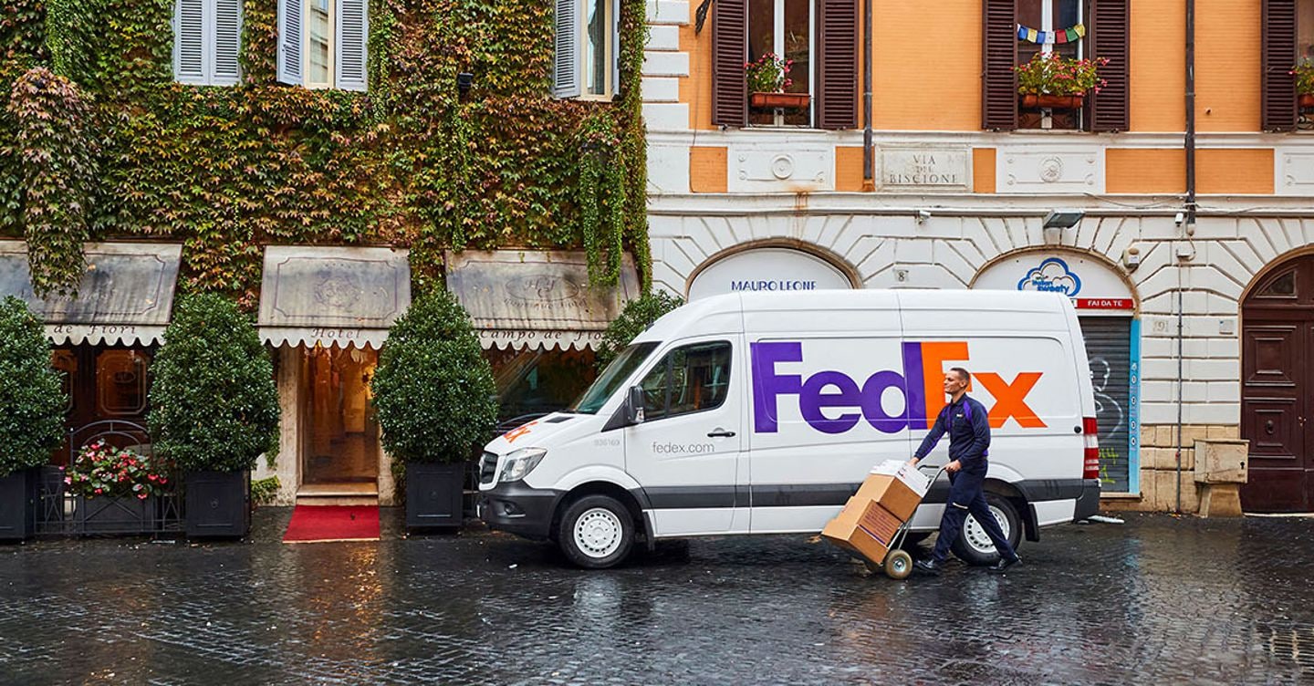 https://i2.res.24o.it/images2010/S24/Documenti/2025/06/04/Immagini/Ritagli/01-Rome-FedEx-Banner-U32580025643bvE-1440x752@IlSole24Ore-Web.jpg