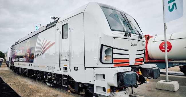 Siemens Loco Router Siemens delivers the first of six Vectron locomotives to the ...