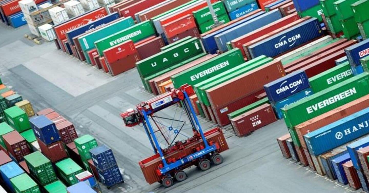 https://i2.res.24o.it/images2010/S24/Documenti/2025/06/06/Immagini/Ritagli/commercio-container-U86877386217Dfs-1440x752@IlSole24Ore-Web.jpg