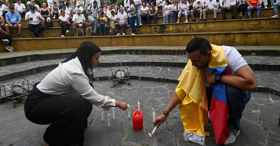 Colombia, in gravissime condizioni il candidato presidente Uribe, vittima di un attentato