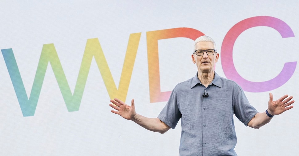 Apple apre la sua AI agli sviluppatori, mentre OpenAI fa 10 miliardi con ChatGPT