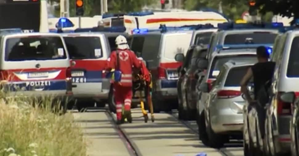 8 morti, lo studente killer suicida