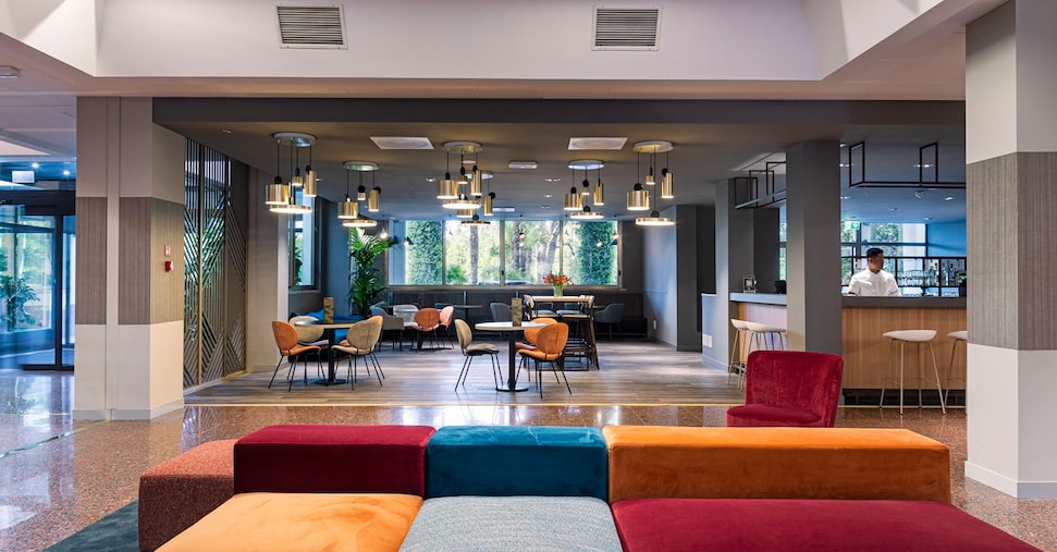 Hotel, riqualificare le strutture dismesse funziona