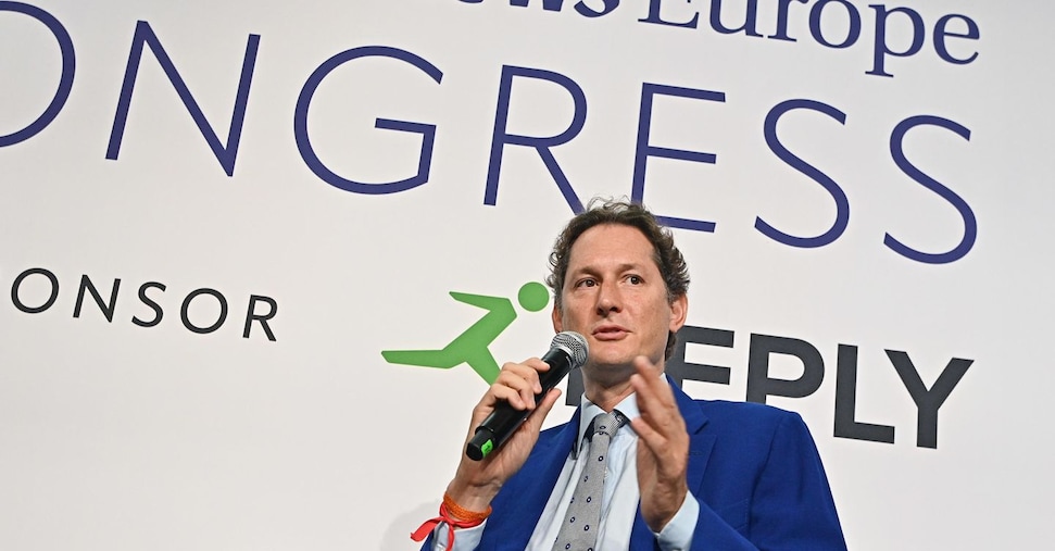 Elkann: «E-Car europee e regole intelligenti per non soffocare l’industria»