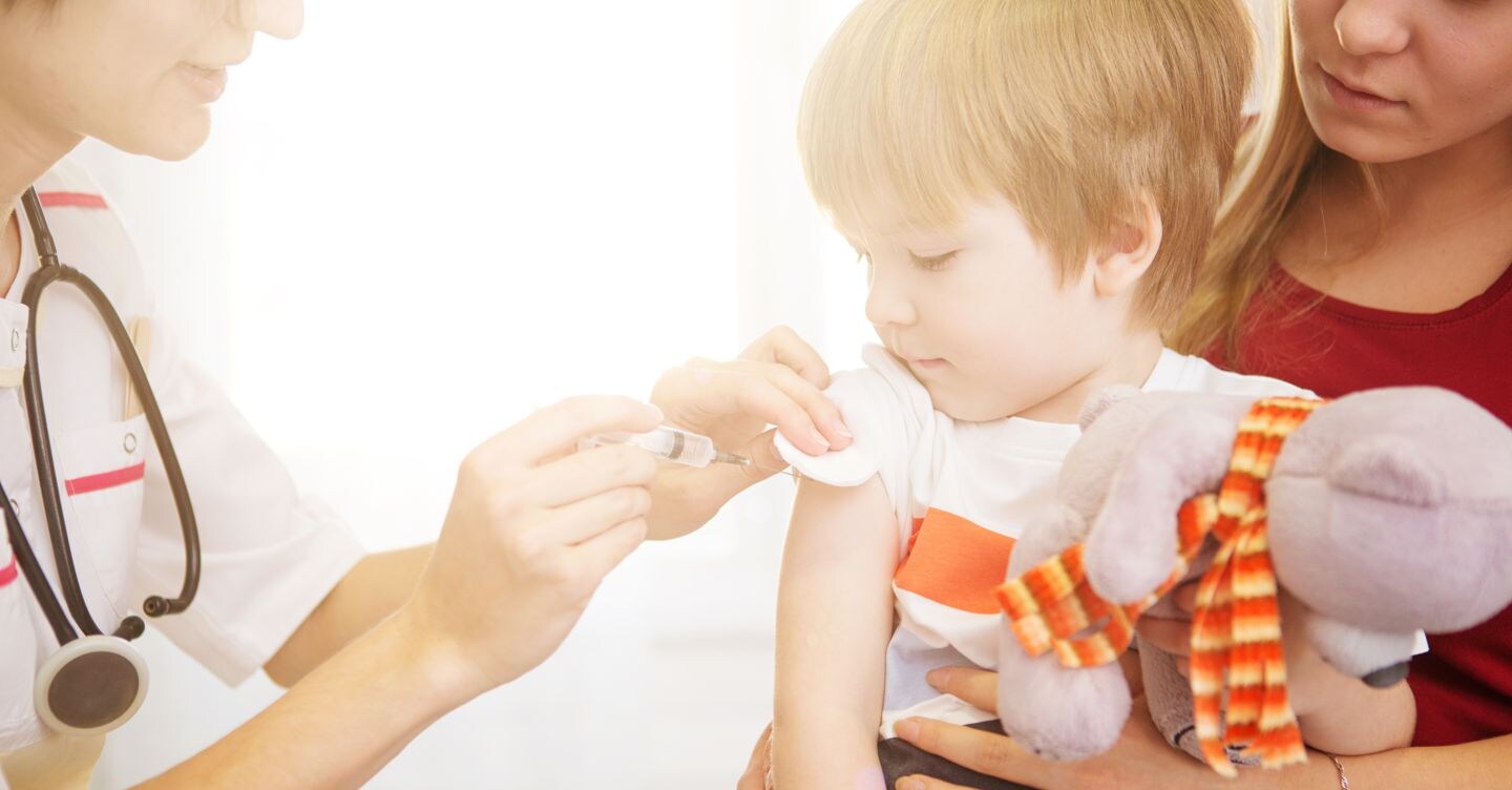 Morbillo al raddoppio in un mese: il monito  degli esperti a vaccinarsi prima delle vacanze